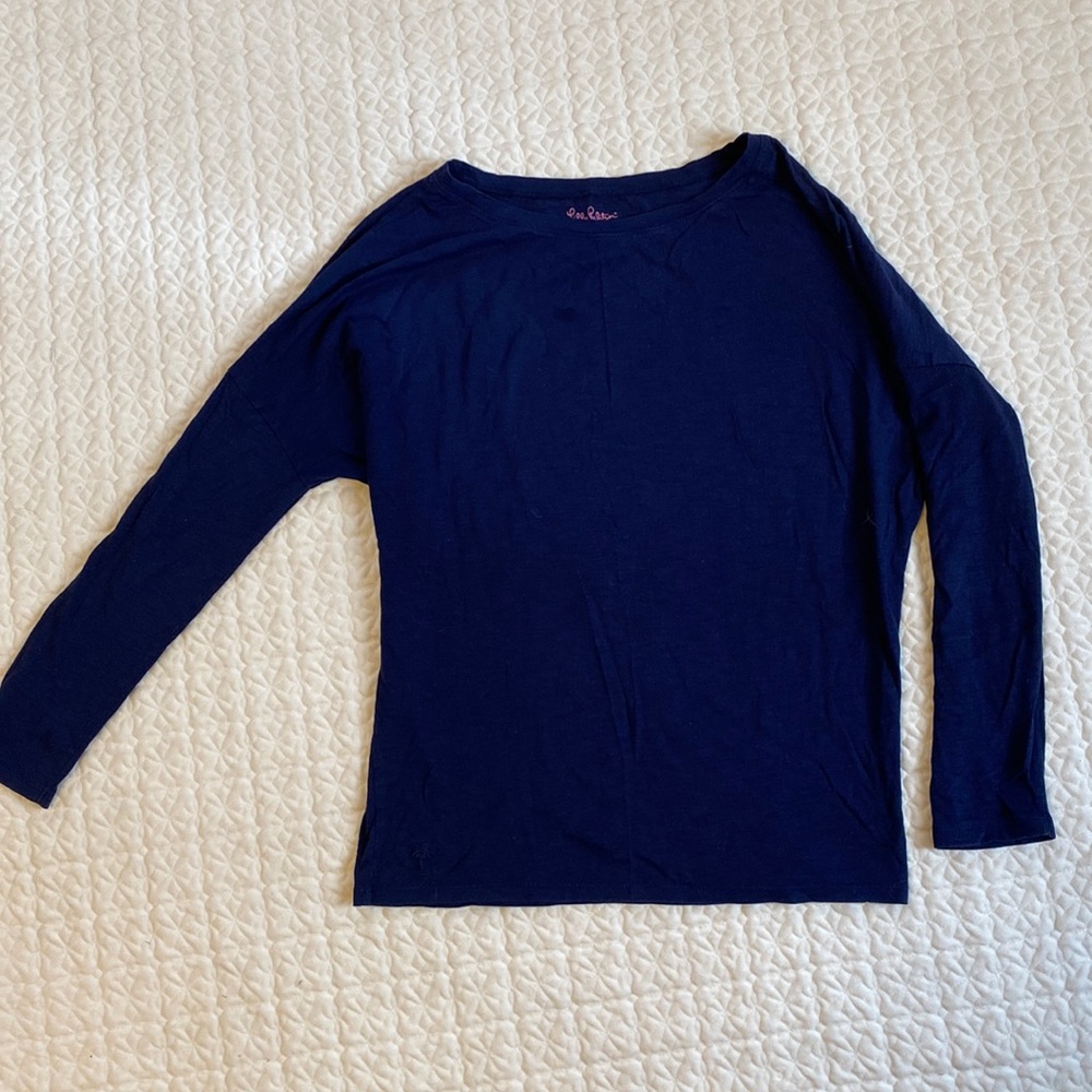 Lilly Pulitzer 100% Pima Cotton Long Sleeve T Shirt in Navy Blue.